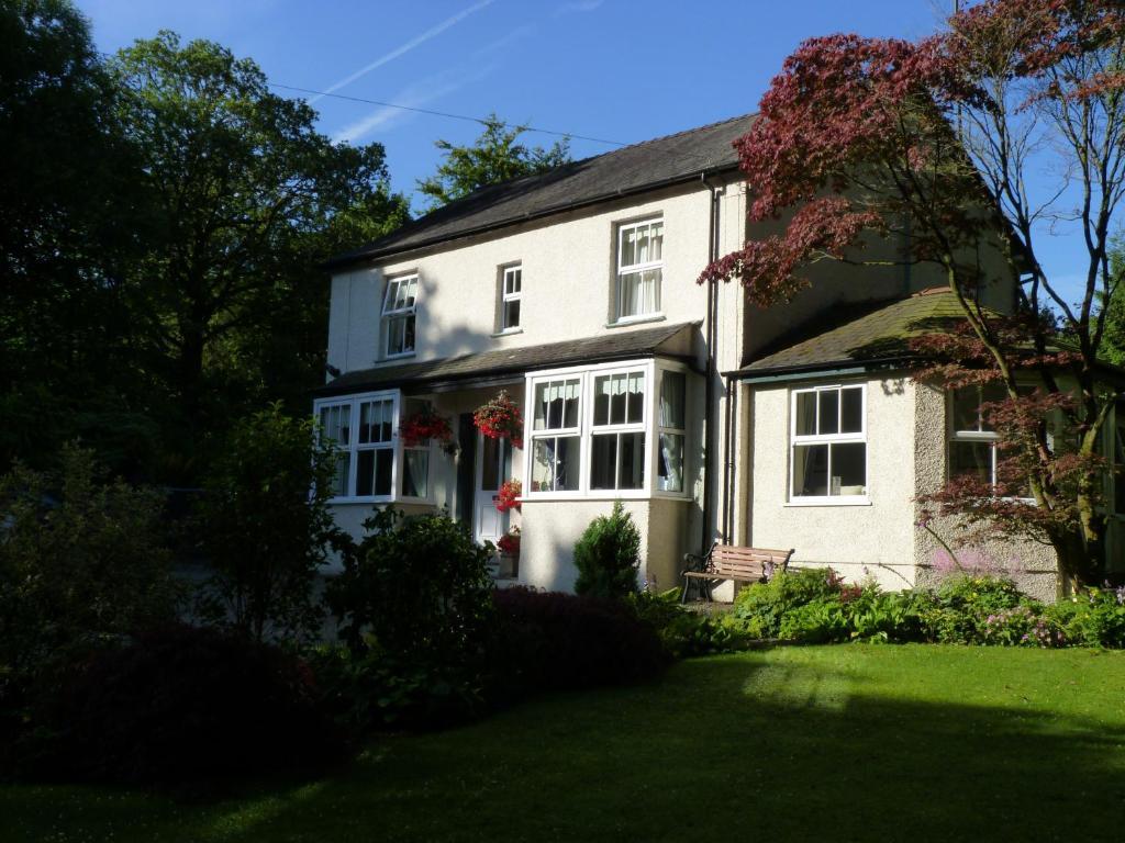 Lyndhurst Guest House อัลเวอร์สตัน ภายนอก รูปภาพ